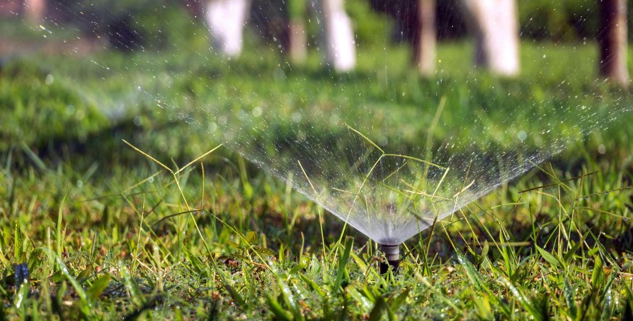 Sprayové postrekovače Hunter pre menšie a členité plochy