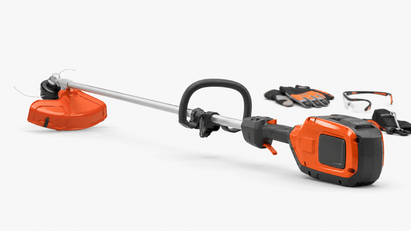 Husqvarna 220iR v praxi: pro koho dává smysl aku vyžínač a kdy už zvolit křovinořez