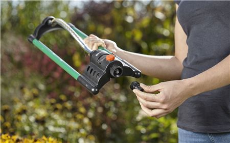 Pomocí adaptéru pro příslušenství můžete připojit zavlažovací zařízení s vnitřním závitem k systému Original GARDENA.