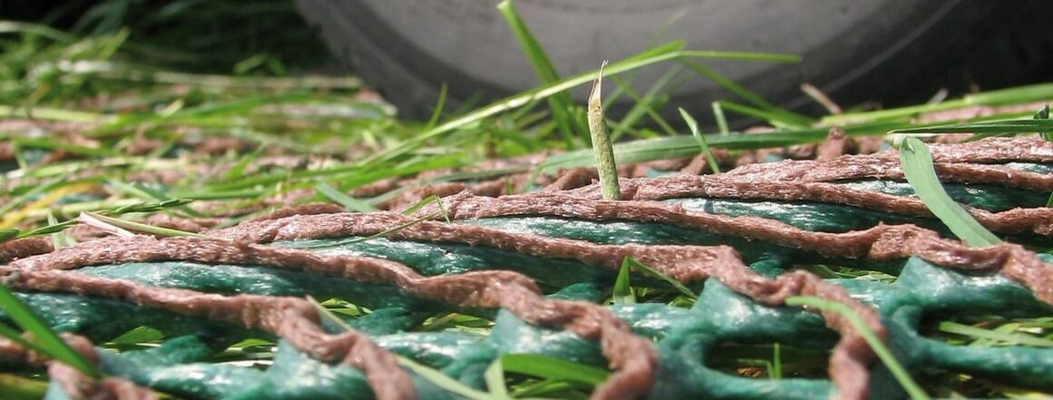 Zatravňovací rohože na zpevnění trávníku