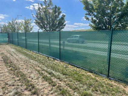 Stínící tkanina, síť, rašlový úplet 70%, 115g/m2, 50m x 1,04m - zelená