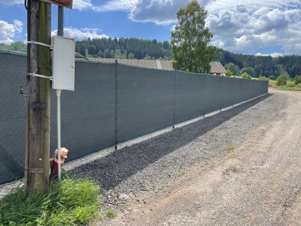 Stínící tkanina, síť, rašlový úplet 100%, 200g/m2, výška 1,8m, metráž po 5m - antracit
