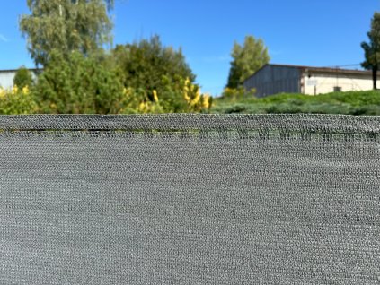 Stínící tkanina na plot – rašlový úplet 92 %, 150 g/m², výška 100 cm, metráž, šedá