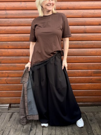 TRIČKO S KRAJKOU - HNĚDÁ