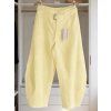 ODLEHČENÉ BARREL JEANS - ŽLUTÁ