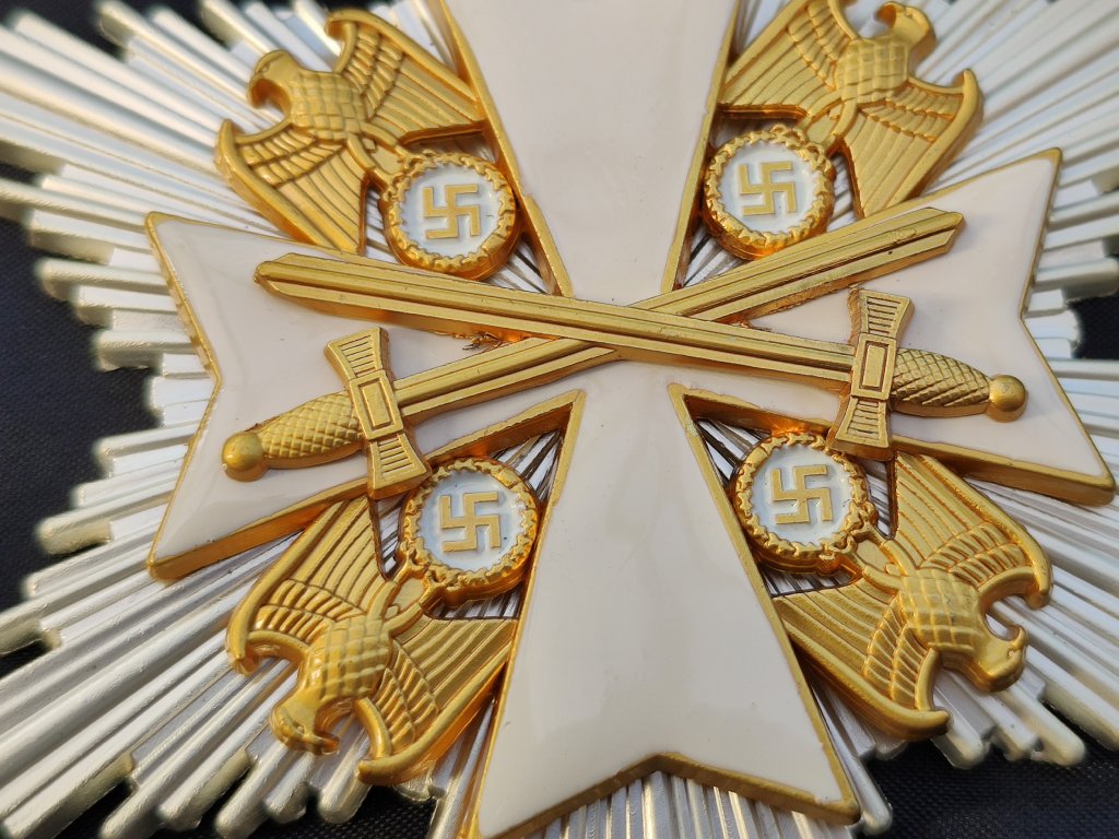 Zlatý velkokříž Řádu německého orla