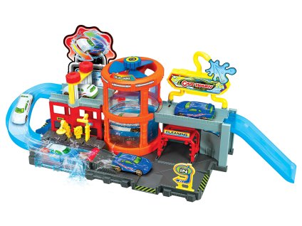 Myčka aut s autem měnícím barvy