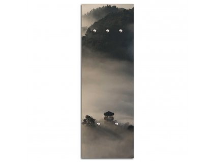 Vešiak na stenu Hory v hmle