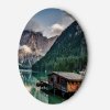 Okrúhly obraz na plátne Chata na jazere v horách