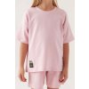Detail dievčenského pyžama Basic Pink – jednofarebné tričko a kraťasy zblízka