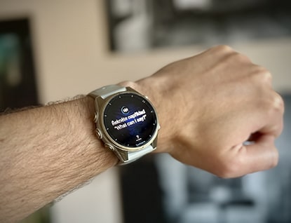 Jak používat hlasové ovládání v Garmin Fenix 8