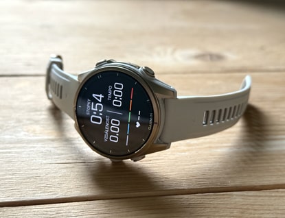 Jak se ze spuštěné aktivity Garmin Fenix 8 dostat na ciferník?