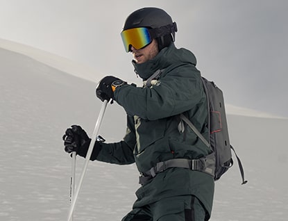 Co když se moje Garmin zařízení zasekne na úvodní obrazovce?