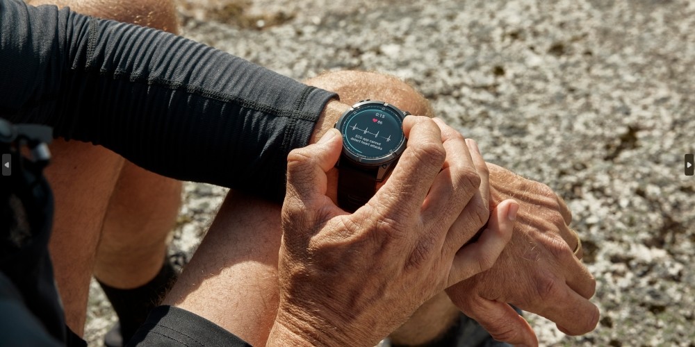 garmin-fenix-8-pro-prvni-garminy-se-satelitnim-mobilnim-pripojenim-a-microled-displejem-03