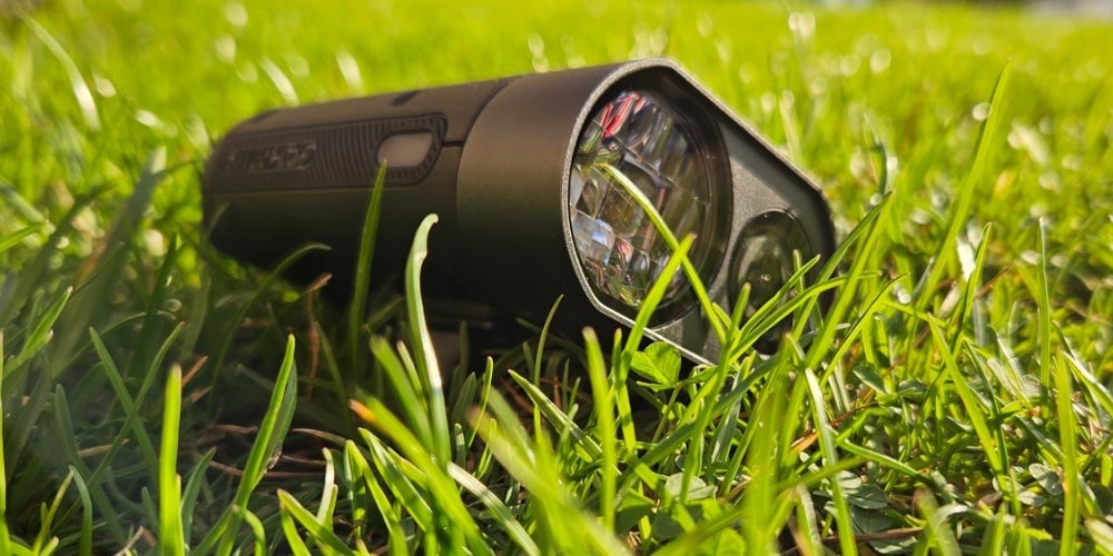 garmin-variavue-chytre-svetlo-4k-kamera-01