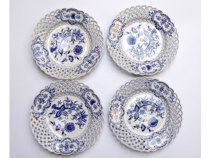 Porcelánové talíře 4 kusy zdobený cibulákový