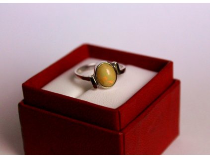 Prsten z bílého zlata s opálem x368 7