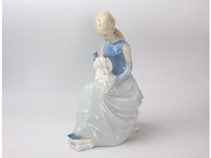 Porcelánová soška dívka DUX x1709 (1)