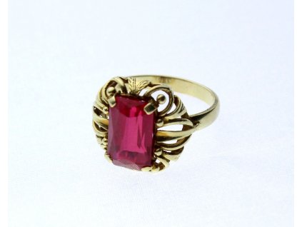 Zlatý prsten červený kámen v63 (4)