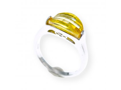 Stříbrný prstýnek se žlutým kamínkem