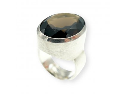 Stříbrný prstýnek s kamínkem
