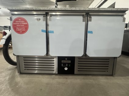 Saladeta PREMIUM - 1368mm - skleněný nástavec - pro 8x GN 1/6 - se 3 dveřmi