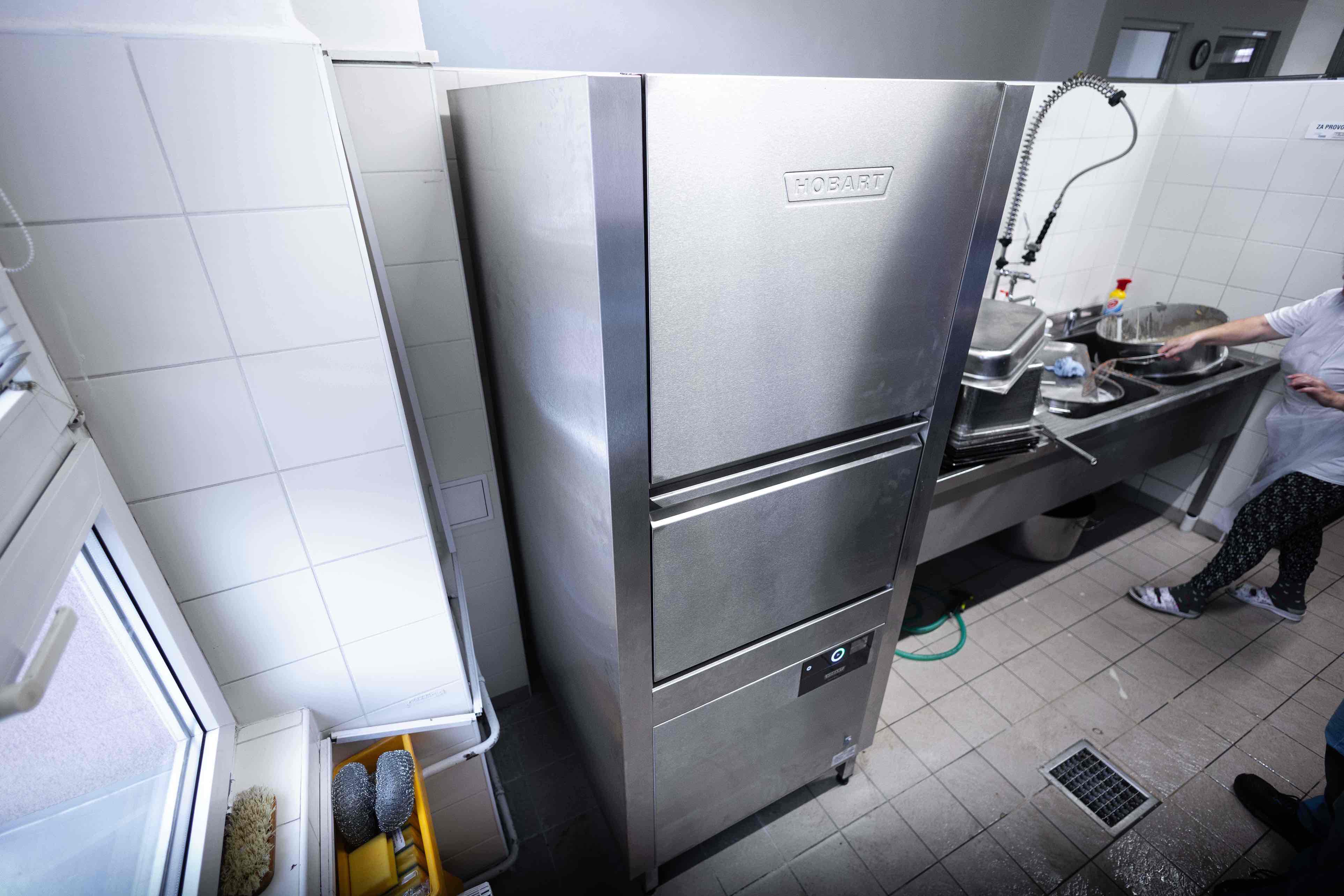 profesionální myčka do školního provozu