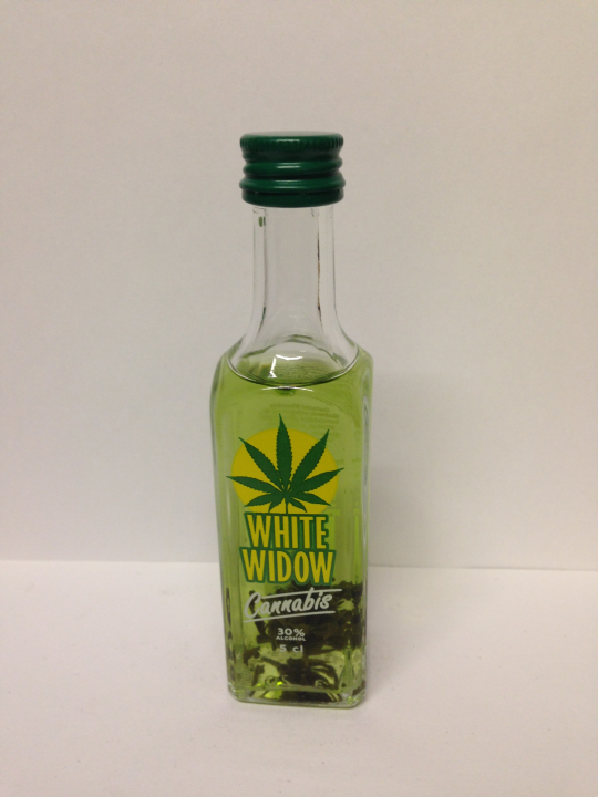 Vodka Cannabis White Widow 30% 0,05 l (holá láhev)
