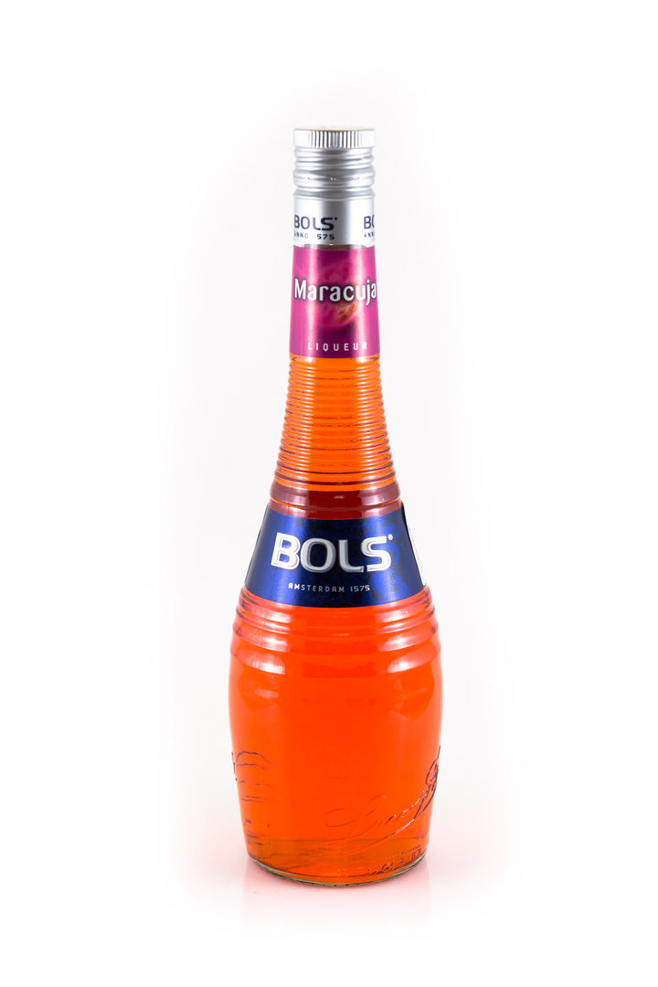 Bols Maracuja 17% 0,7 l (holá láhev)