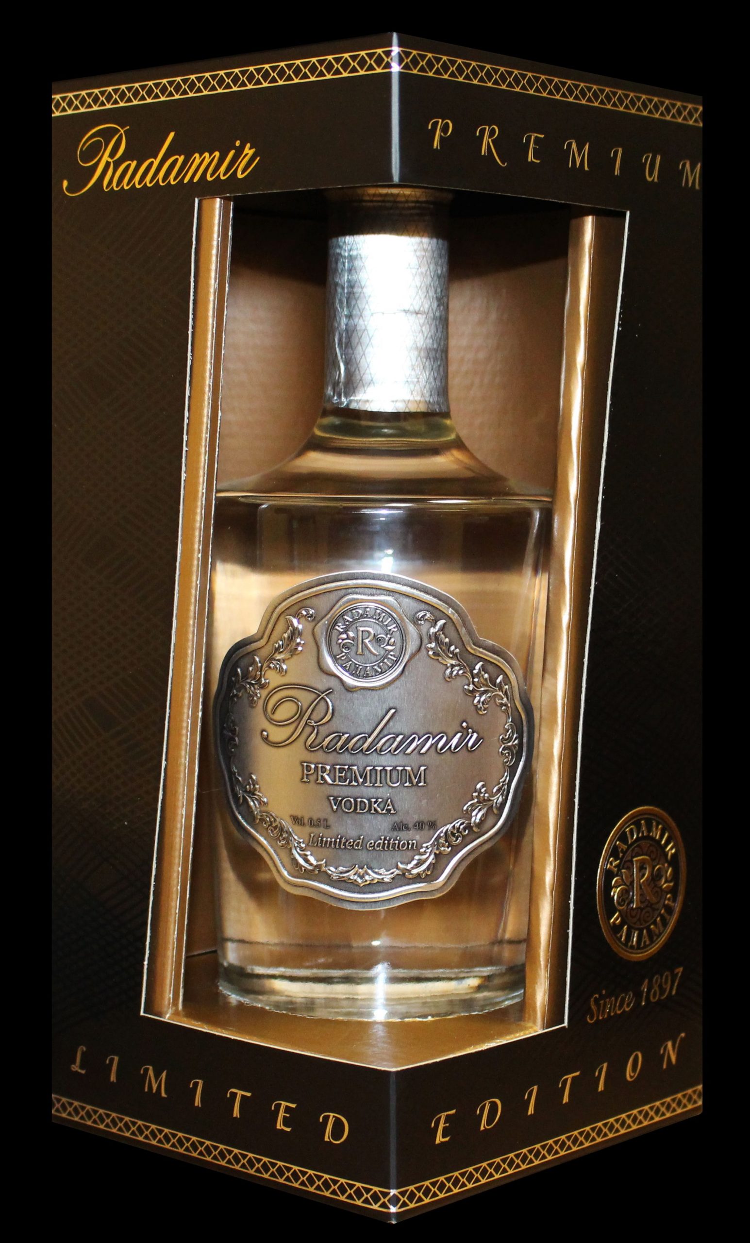 Radamir Vodka Premium Box 40% 0,5 l (kazeta)