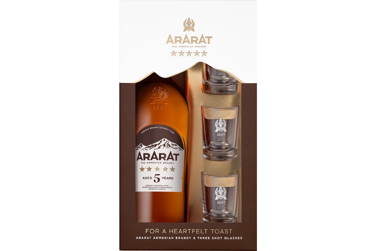 Brandy Ararat 5YO 40% 0,7 l (DÁRKOVÉ BALENÍ 3 SKLENIČKY)