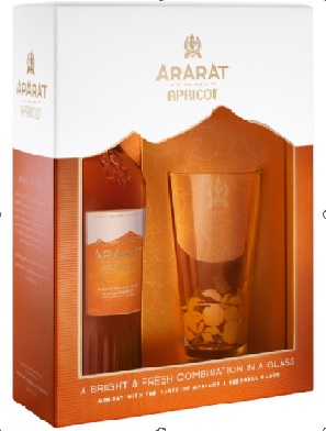 Brandy Ararat Apricot 35% 0,7 l DÁRKOVÉ BALENÍ SE SKLENIČKOU