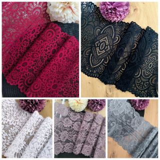 Kterou si vyberete?? 😍😍 Krásné jemné, široké elastické krajky právě SKLADEM na e-shopu.. z krajek si užijete spodní...