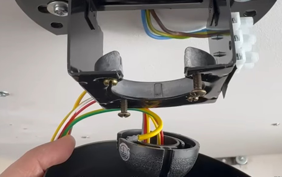 Zavěšení stropního ventilátoru do montážní desky