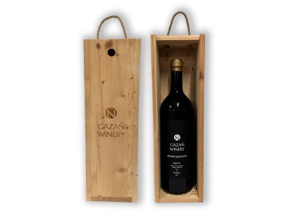 Dárková sada 3l - Dřevěný box + Merlot Grand Selection 2023