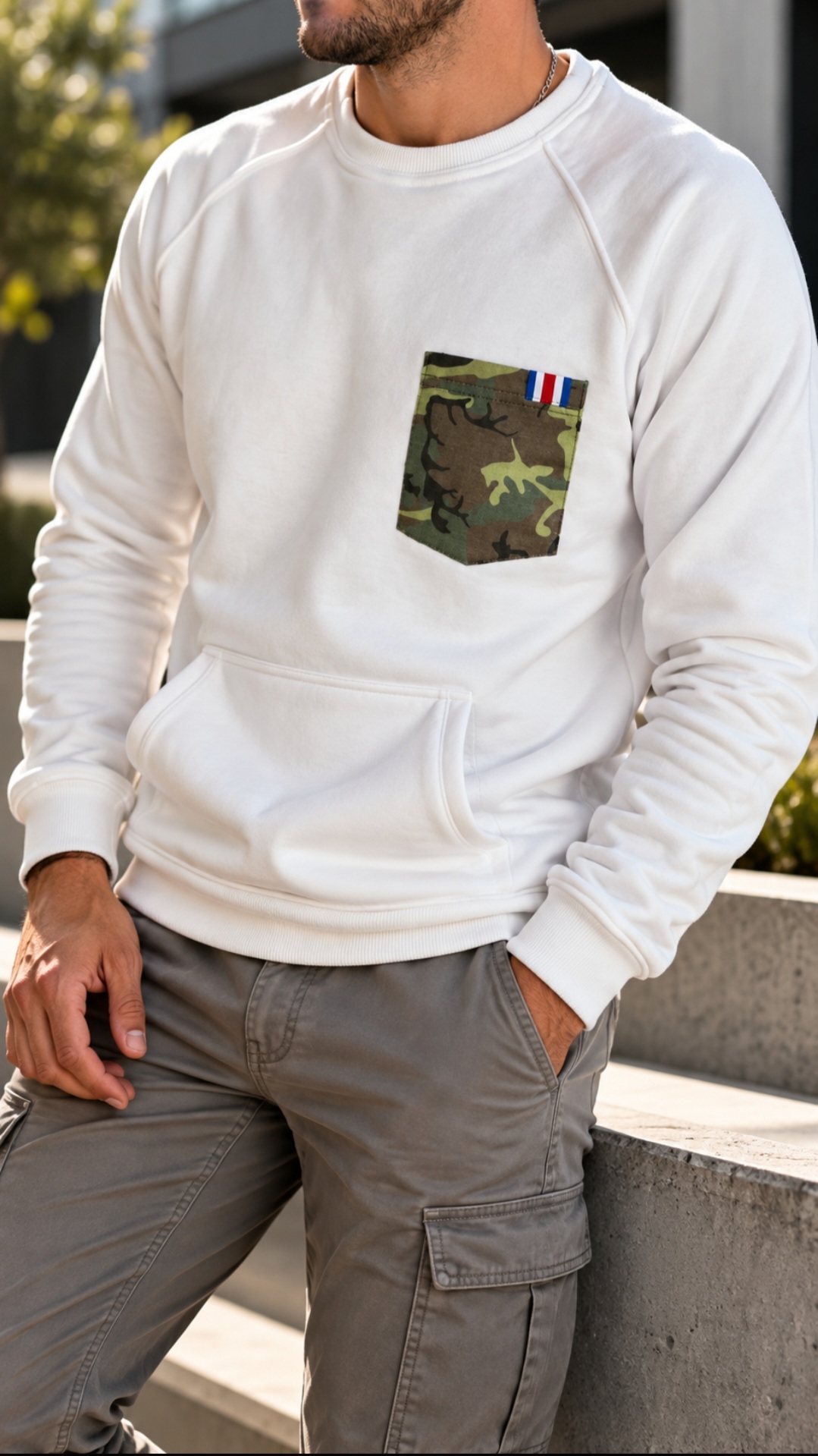 White g mikina