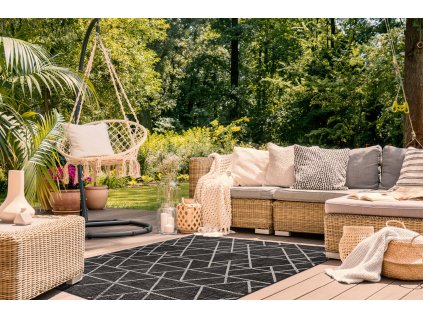 Odolný koberec Sisi Floorlux - trojúhelníky 2 - černá