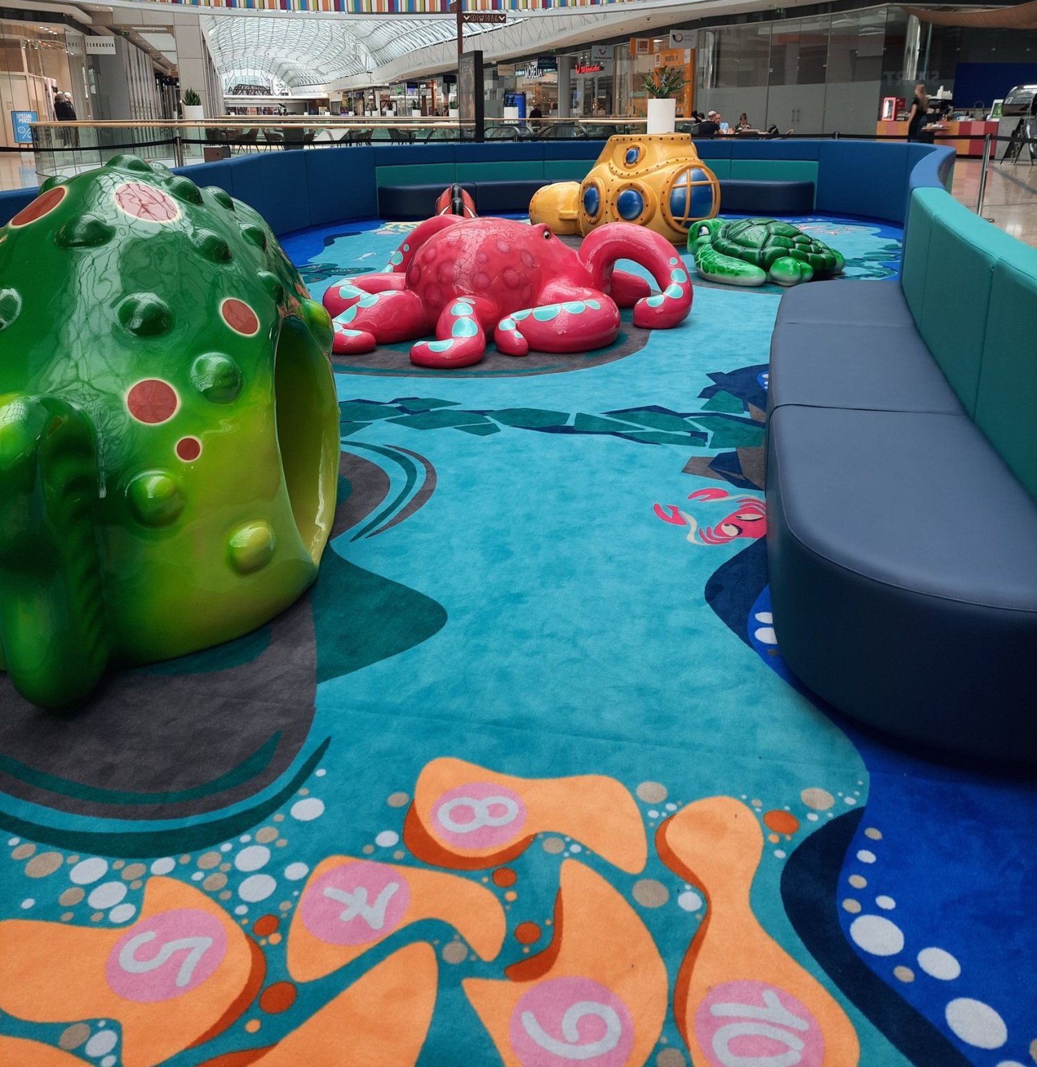 Renovierungsprojekt des Kinderspielplatzes im Einkaufszentrum Eurove