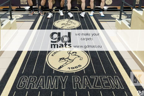 VIP červený koberec