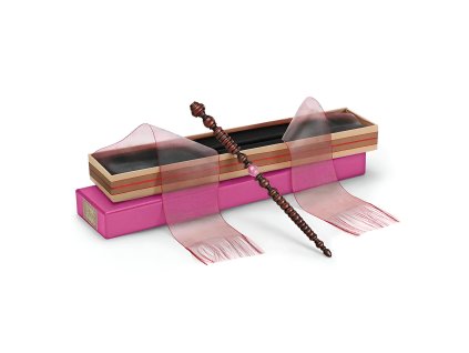 hulka dolores umbridgeove s krabickou od ollivandera 660c0a58c94c9