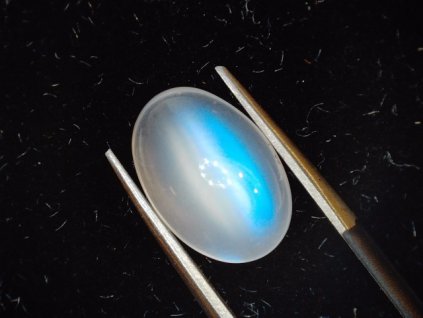 Měsíční kámen 3,6ct kabošon ovál KALIBROVANÝ