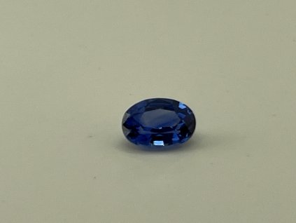 Safír modrý ovál 7x5 mm