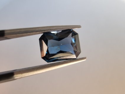 Spinel kobaltově modrý radiant 1,16 ct VZÁCNÝ