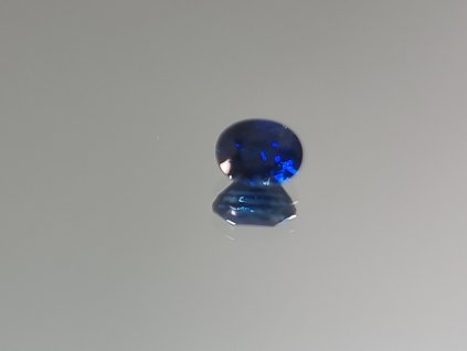Safír modrý 0,62ct ovál 5,30 x 4,10 mm PŘÍRODNÍ NEŽÍHANÝ