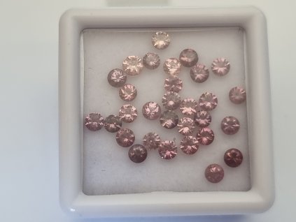 Safír hnědý přírodní kulatý 2,5 mm KALIBROVANÝ