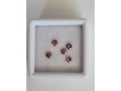 Safír hnědý přírodní kulatý 3,0 mm KALIBROVANÝ
