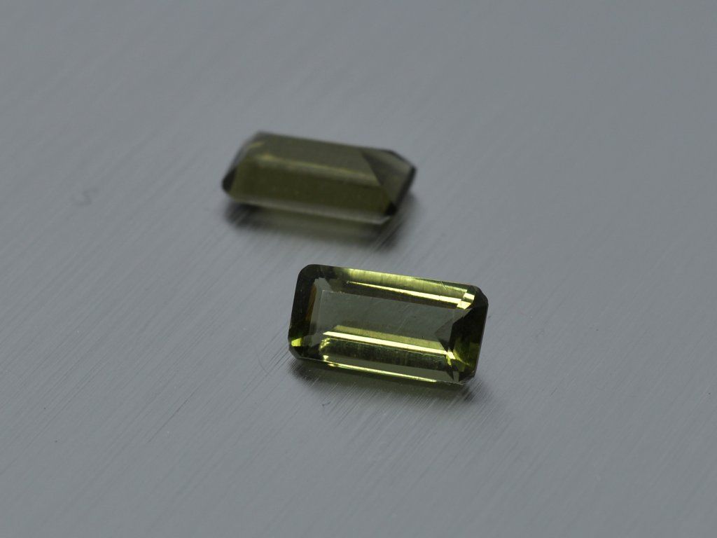 Moldavite natural octagon 5.2x10.1 mm faceted