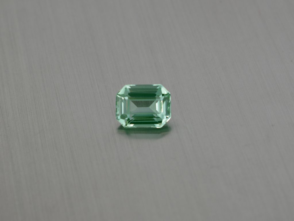 Spinell synthetisches oktagon 7x9 mm grüne Minze