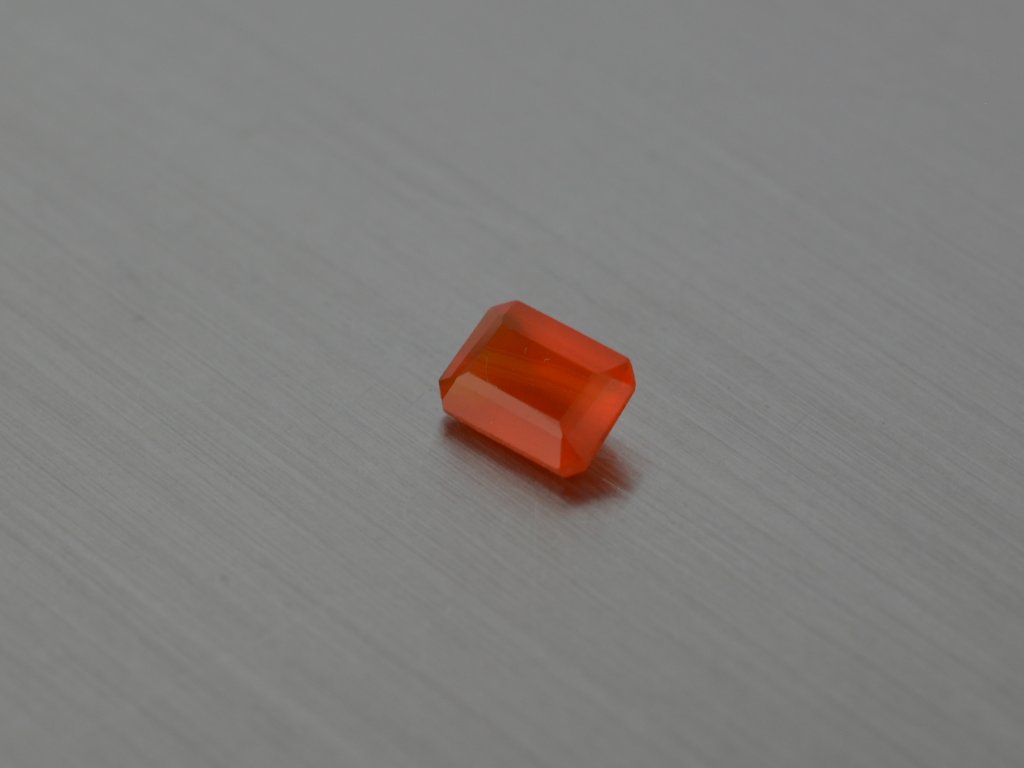 Karneol přírodní oktagon 5.0x7.1 mm fasetovaný