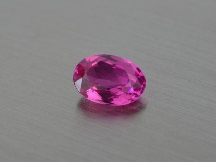 Rubis synthétique ovale 9x13 mm rose facetté